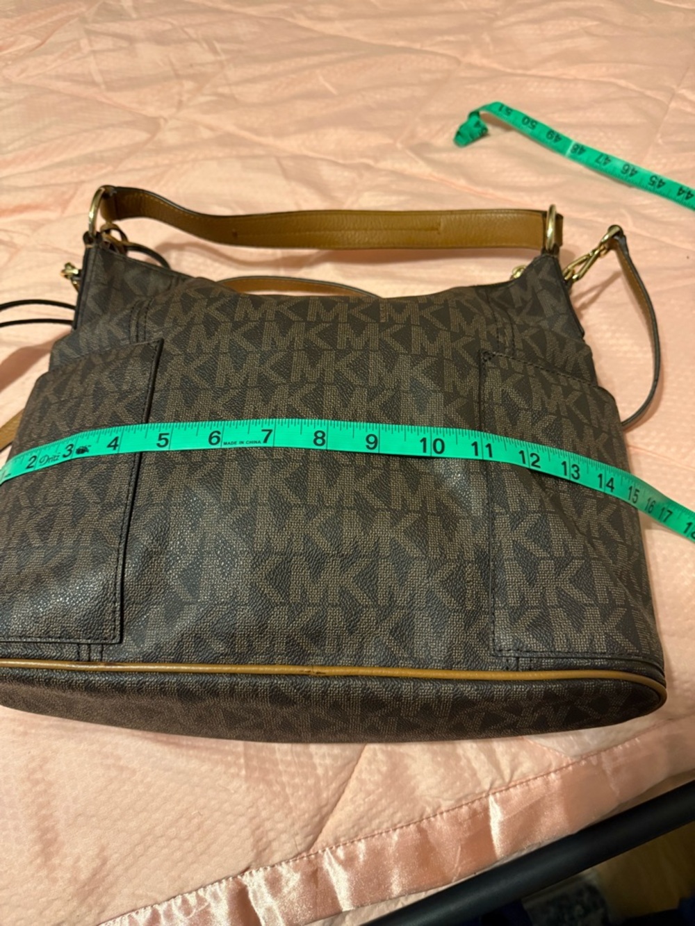 Michael Kors Anita Convertible Shoulder Bag. - Picture 4 of 15